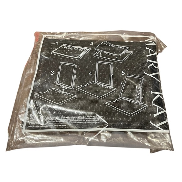 Mary Kay•Travel Foldable Mirror - Picture 2 of 4